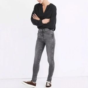 Madewell | 10" High Rise Faded Black Skinny Jeans - Mathias Wash - 30T